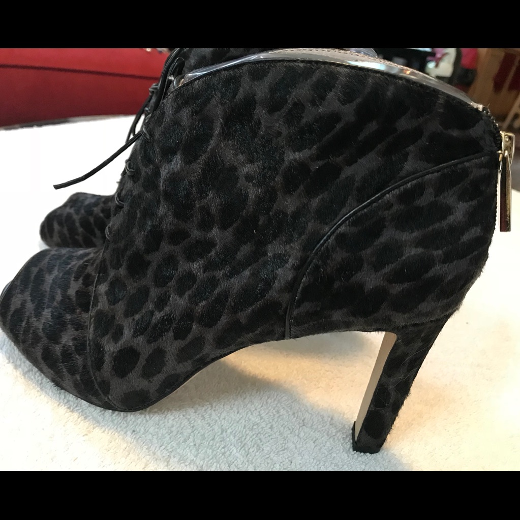Almost Brand New Ankle Boots By Louise Et Cie  Box 13